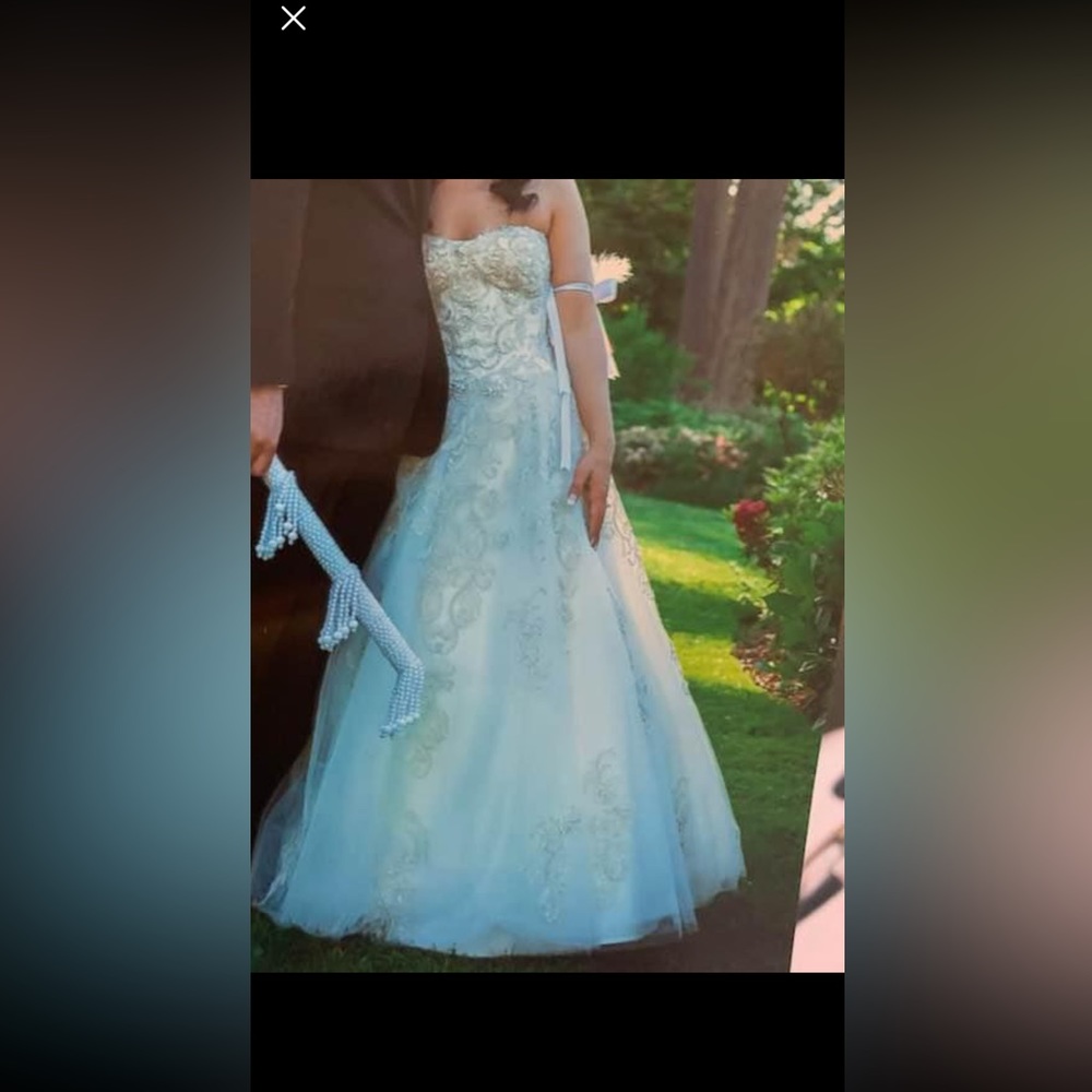 Selling my wedding dress